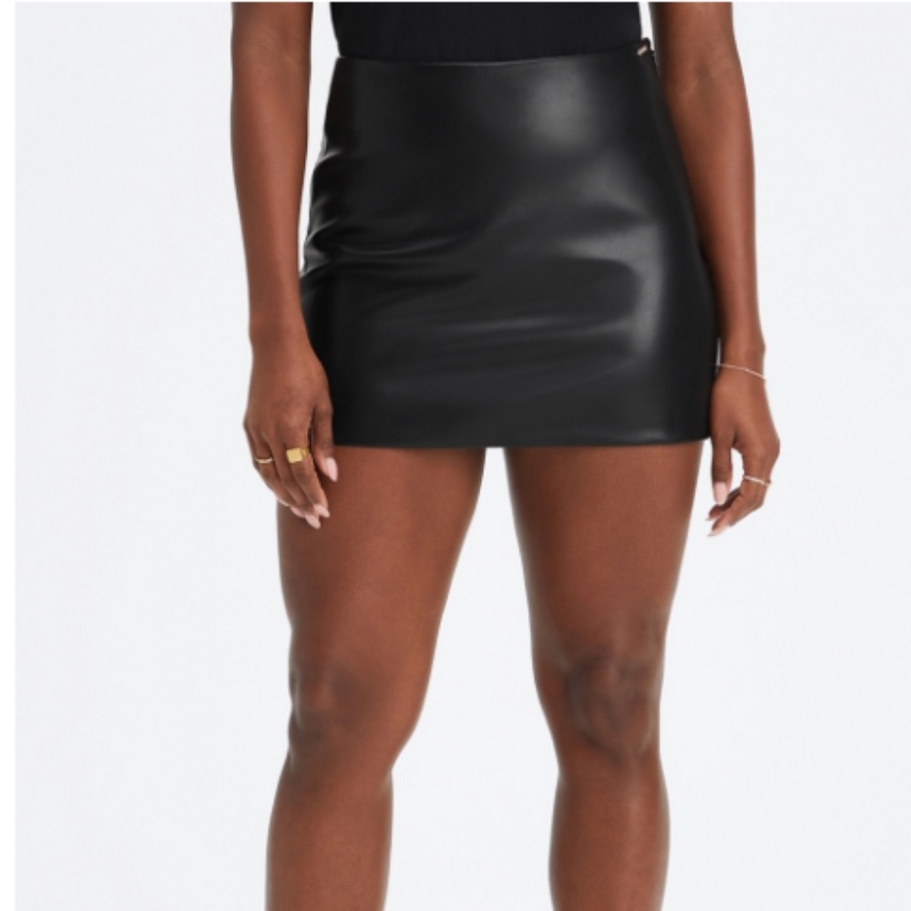 FABLETICS NWT Vegan Black Leather High-Waisted Mini Skirt Size L